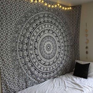 BLACK AND WHITE TAPESTRY!!!